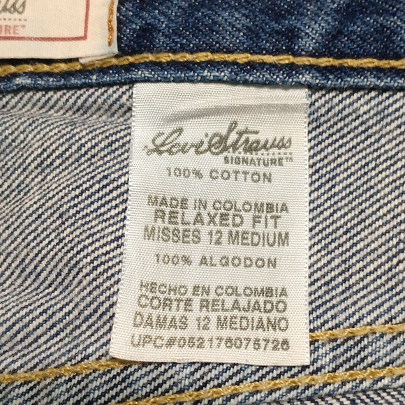 Levis - Picture 4 of 4
